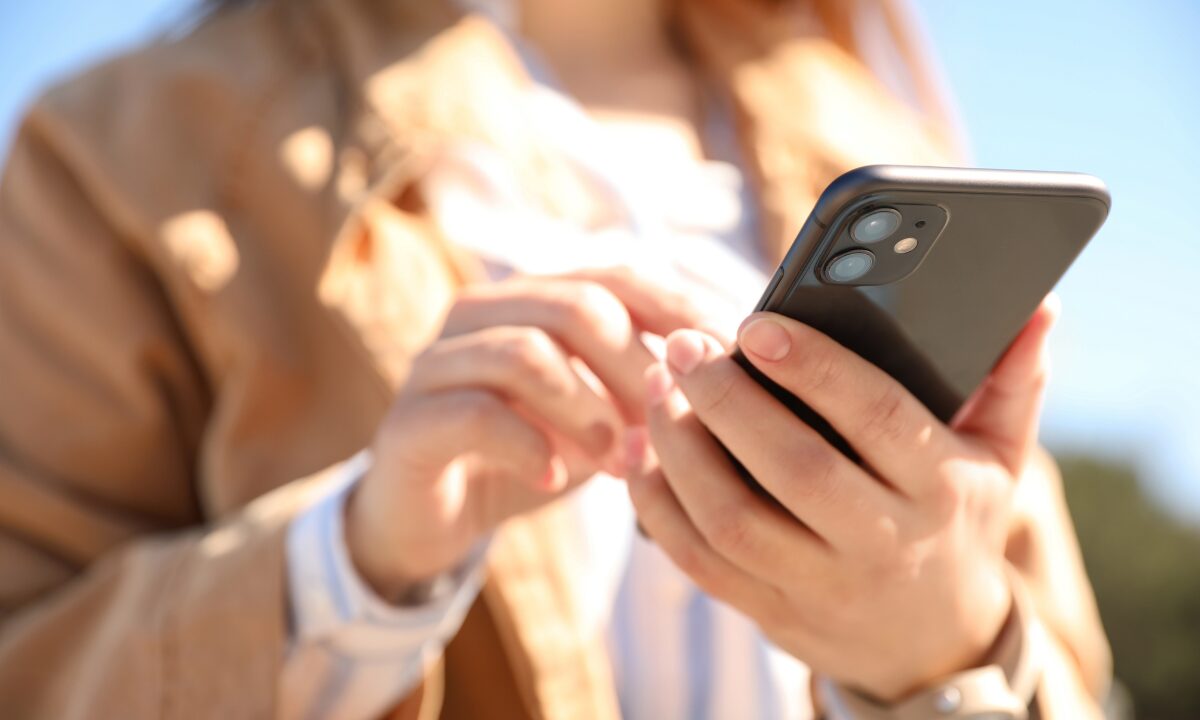 【実機検証】iPhone 16が熱くなる原因と対策｜今すぐできる熱対策やおすすめアイテムを徹底解説